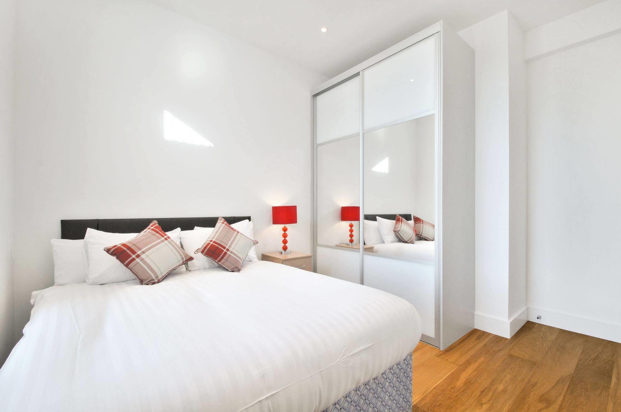 Access West Kensington Apartment London Exterior photo