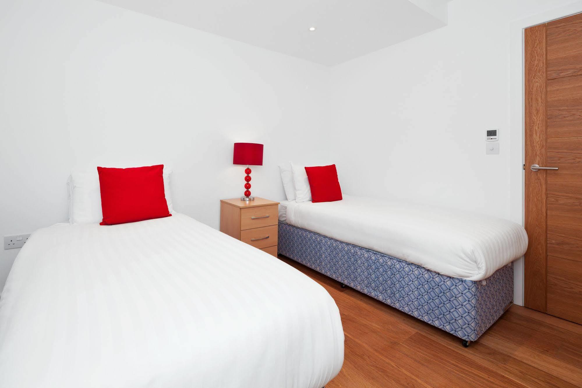 Access West Kensington Apartment London Exterior photo