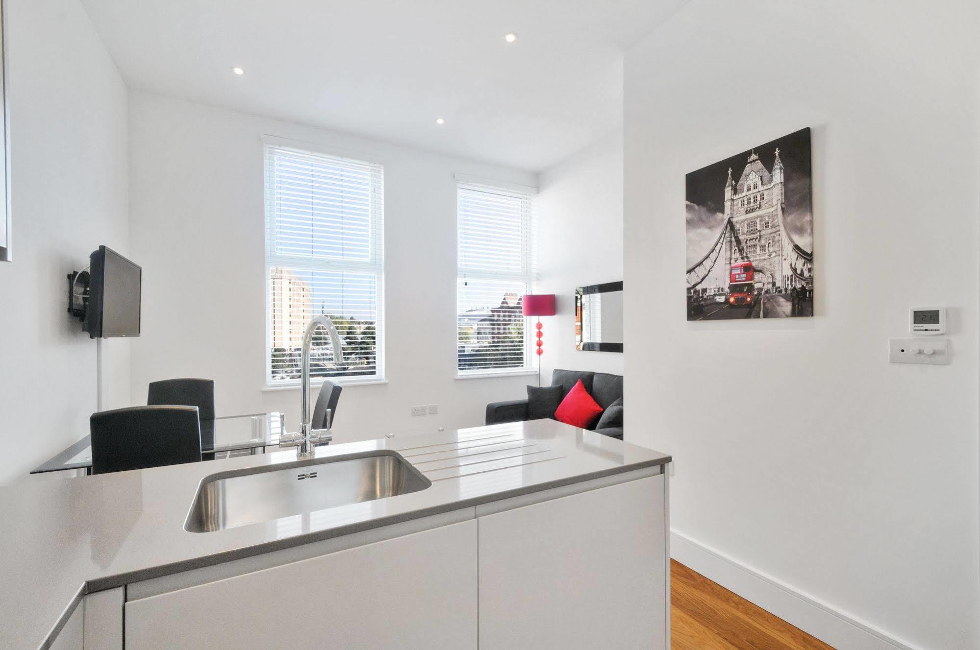 Access West Kensington Apartment London Exterior photo