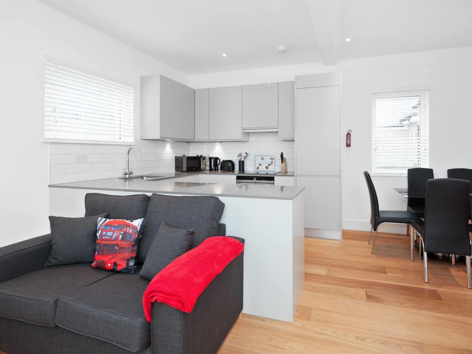 Access West Kensington Apartment London Exterior photo